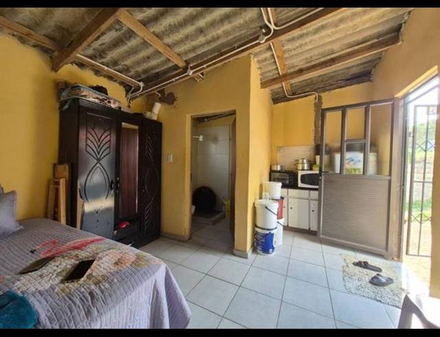 5 BEDROOM HOUSE FOR SALE IN UMLAZI D